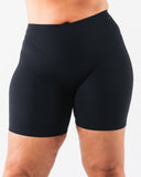 Parker Mid Rise Short - Black