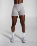 Pump Mid Rise Short in LT Heather – women's shorts in nylon and polyester fabric