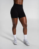 Pump Mid Rise Short in Black – women's shorts in nylon and polyester fabric