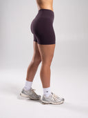Pump Mid Rise Short - Black Garnet
