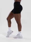 Pump Mid Rise Short - Black